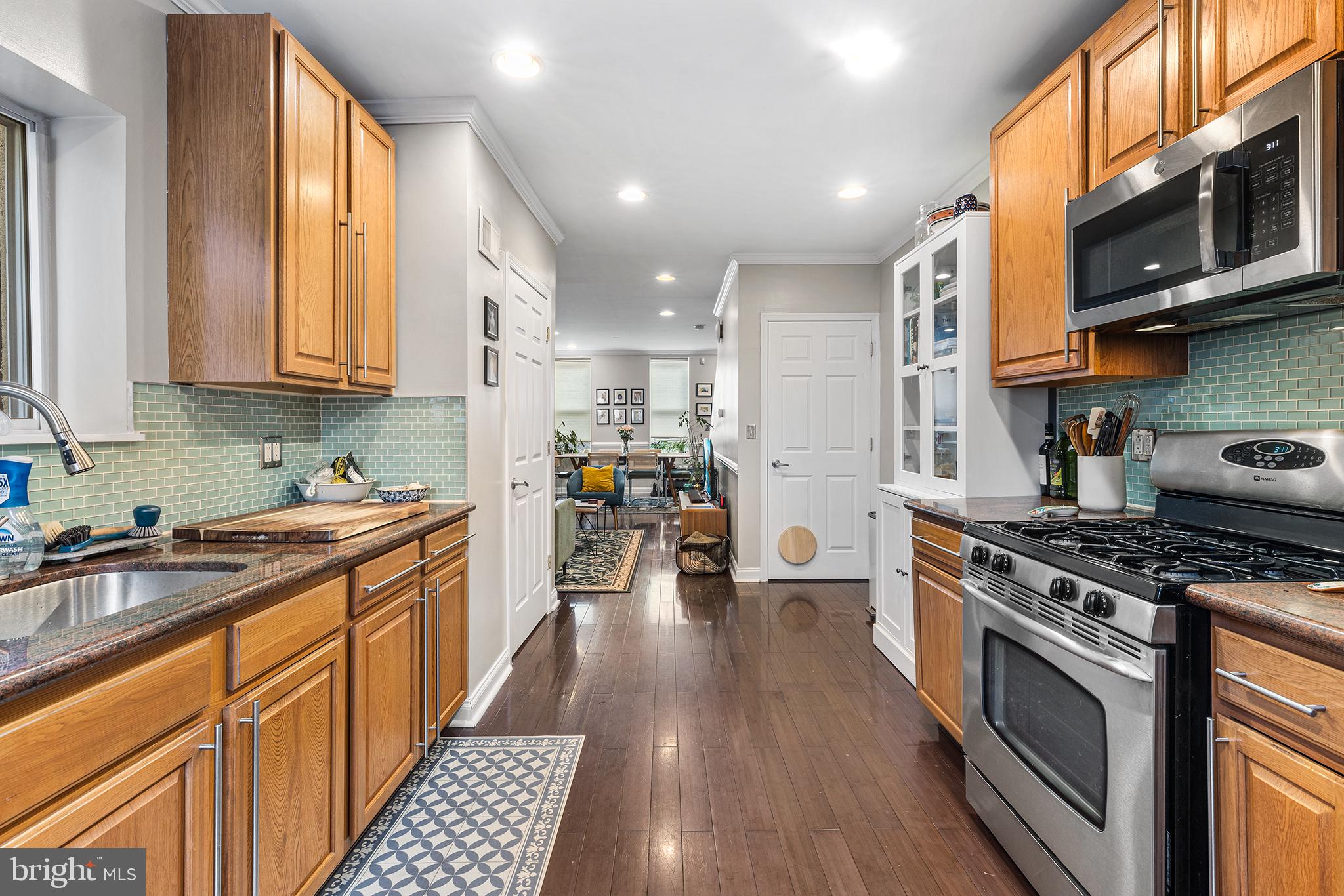 POINT BREEZE - Residential