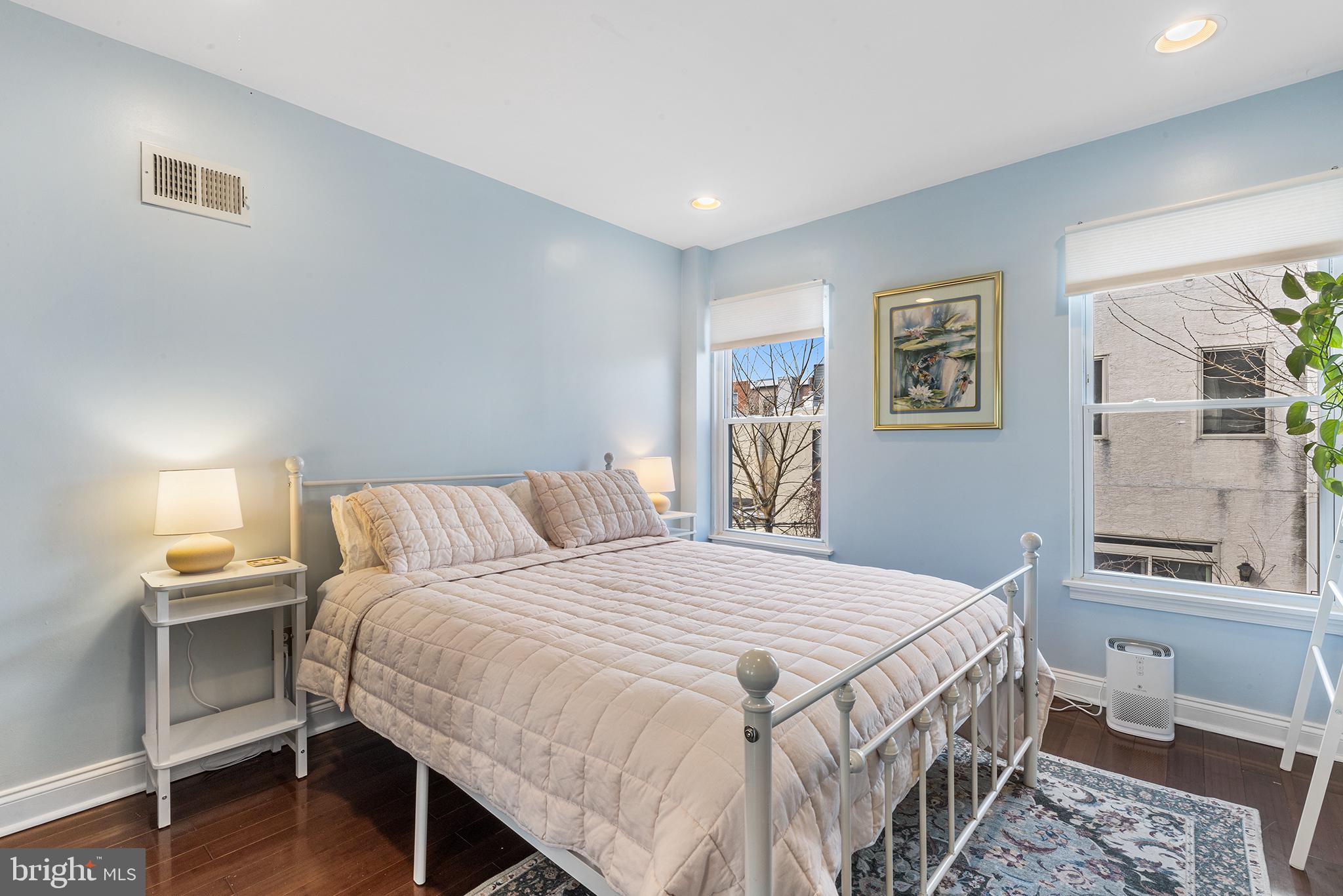 POINT BREEZE - Residential