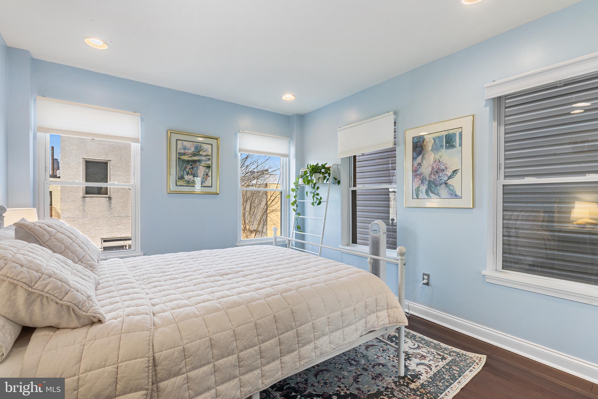 POINT BREEZE - Residential