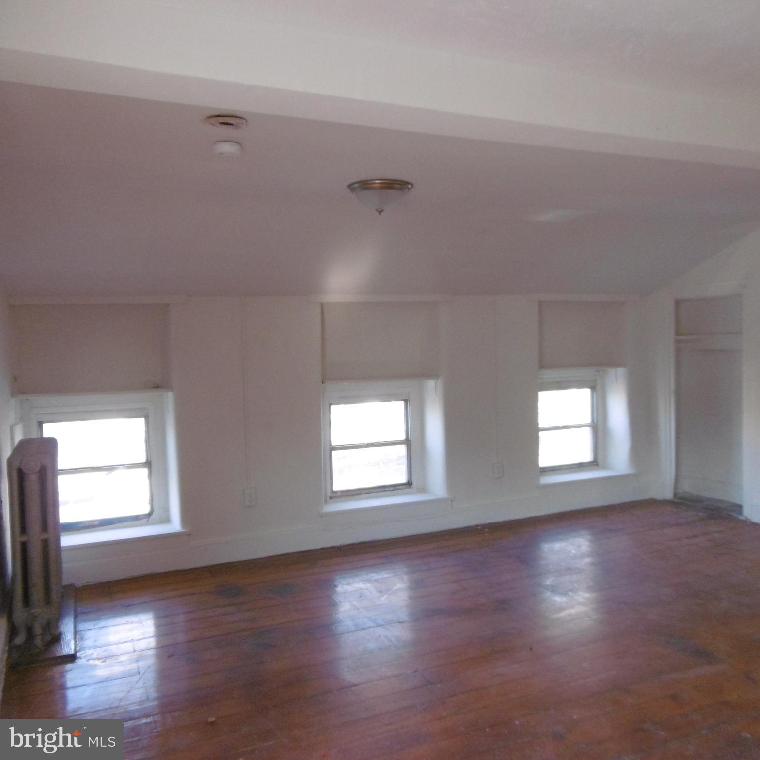 ROXBOROUGH - Residential Lease