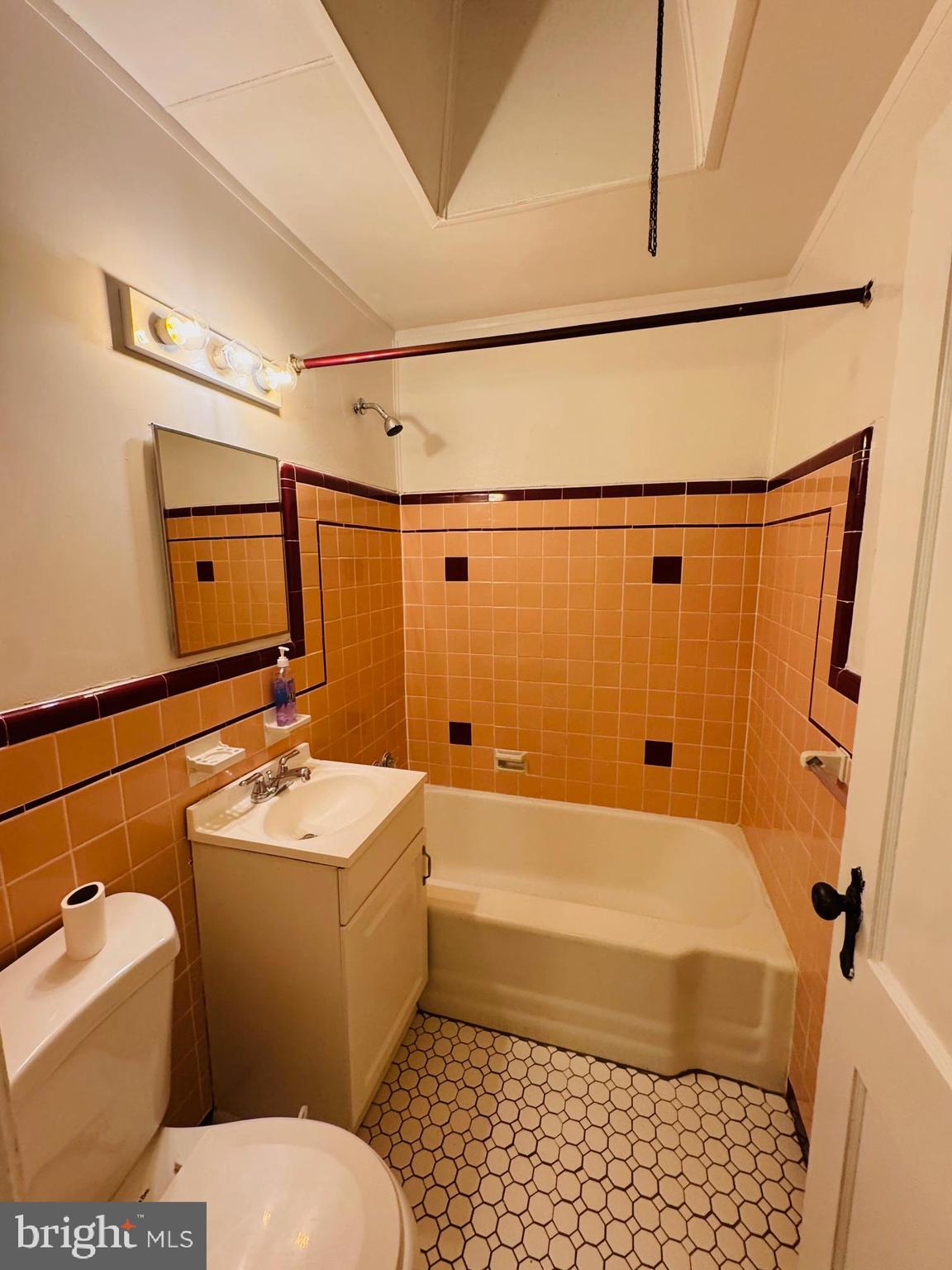 TACONY - Residential Lease