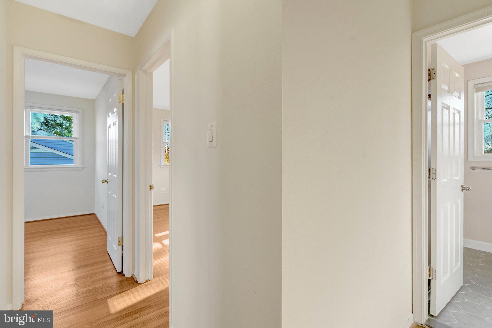 COUNTRY CLUB MANOR - Residential