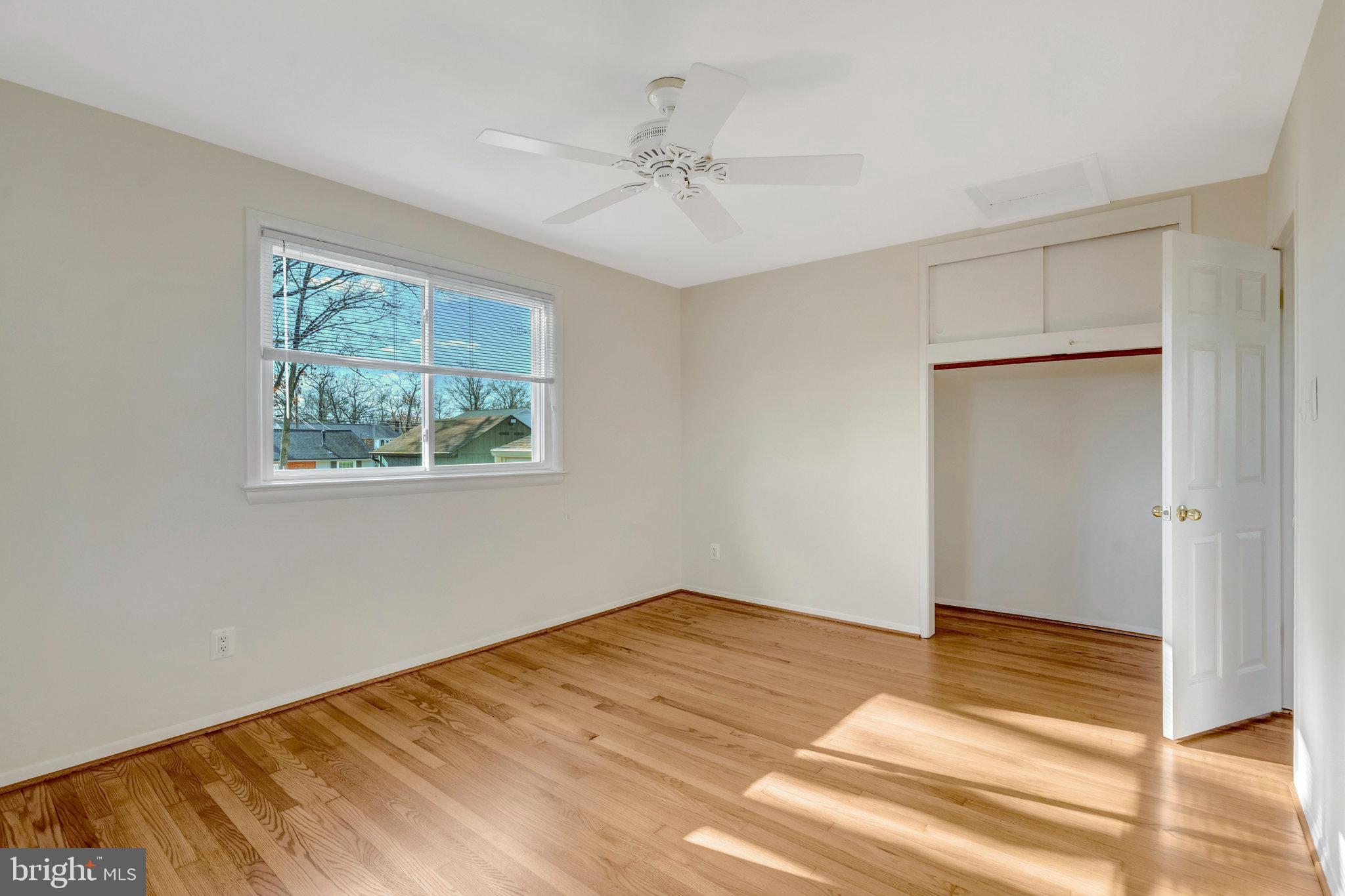 COUNTRY CLUB MANOR - Residential