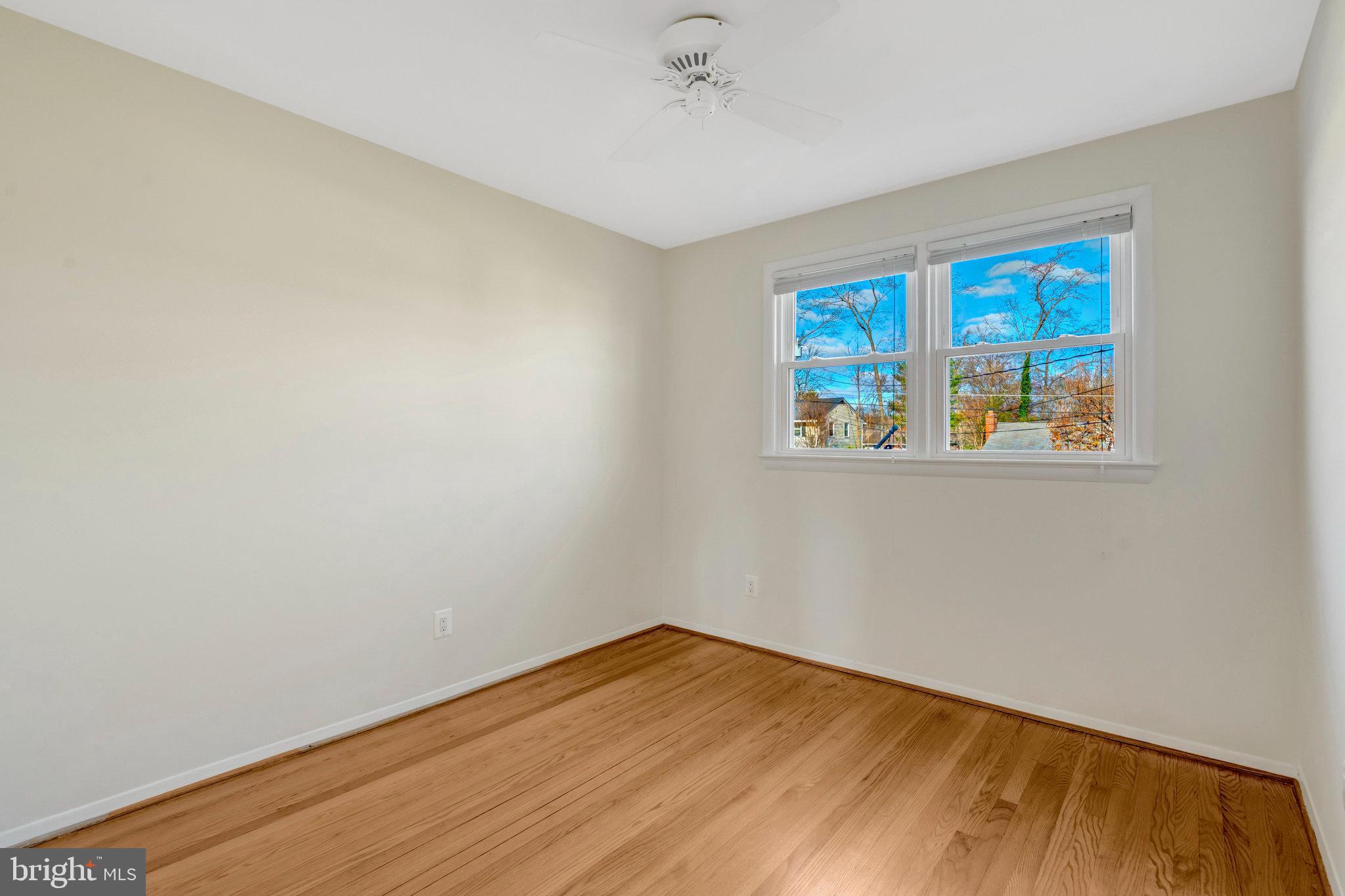 COUNTRY CLUB MANOR - Residential