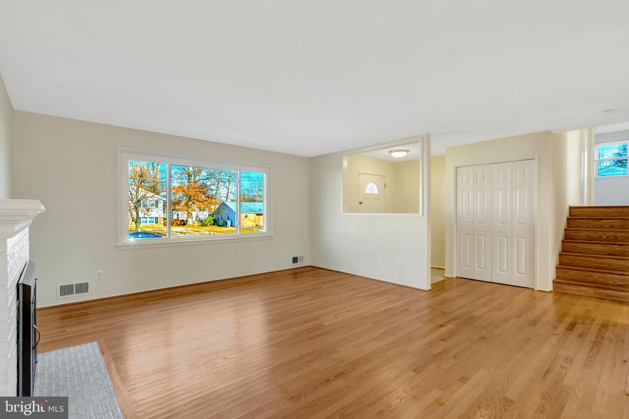 COUNTRY CLUB MANOR - Residential