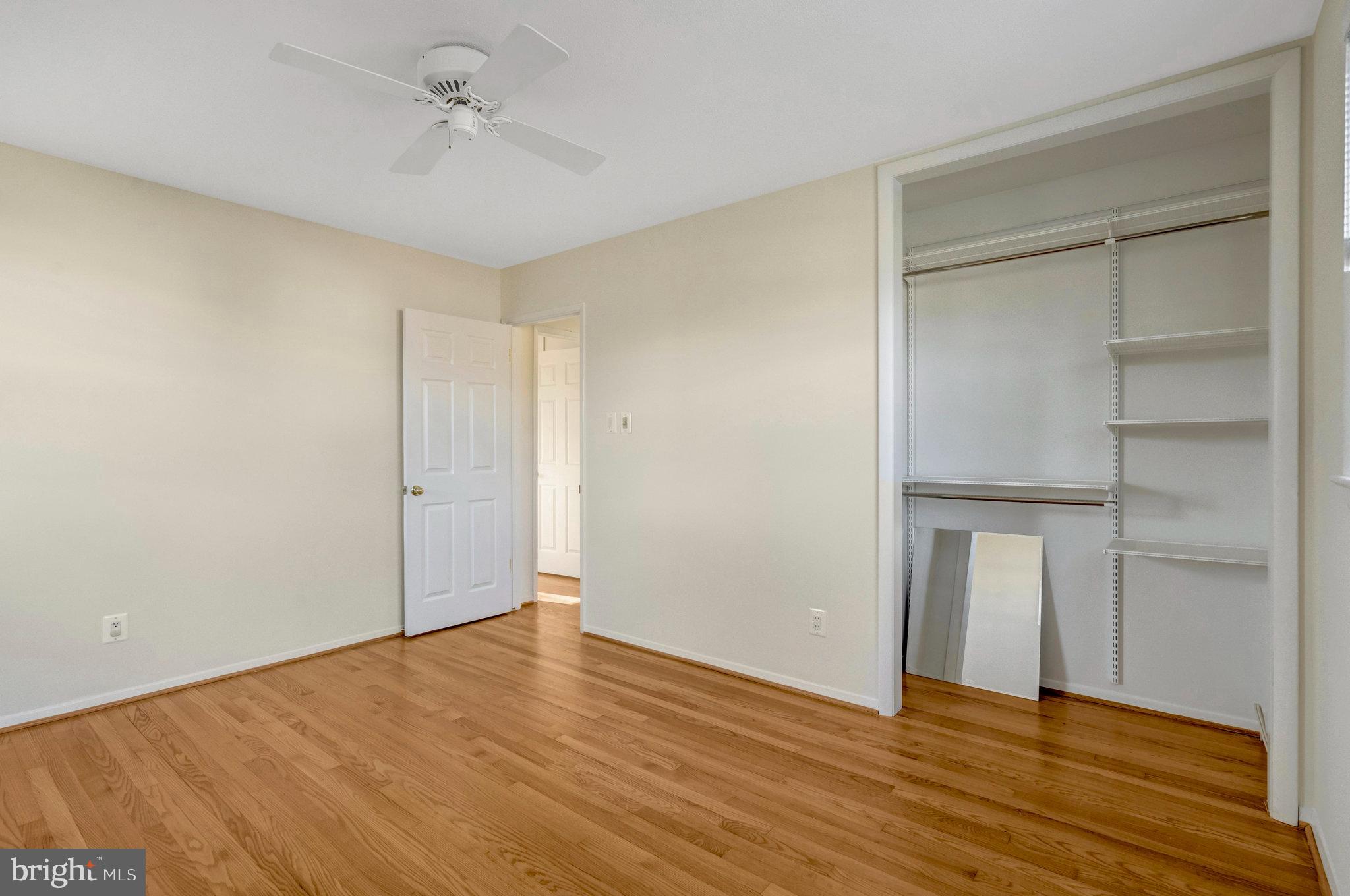 COUNTRY CLUB MANOR - Residential