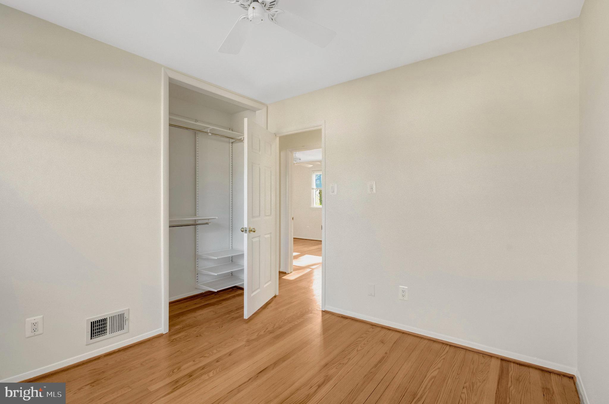 COUNTRY CLUB MANOR - Residential