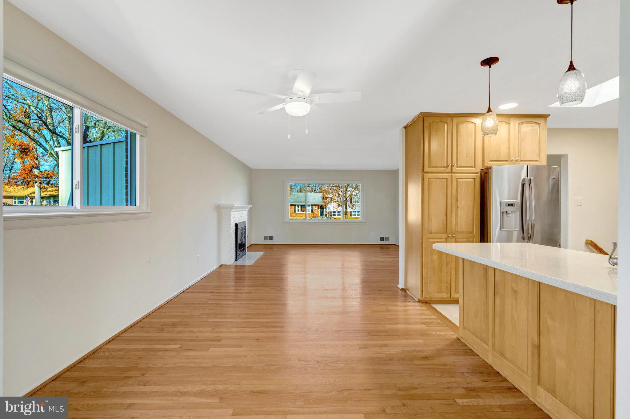 COUNTRY CLUB MANOR - Residential