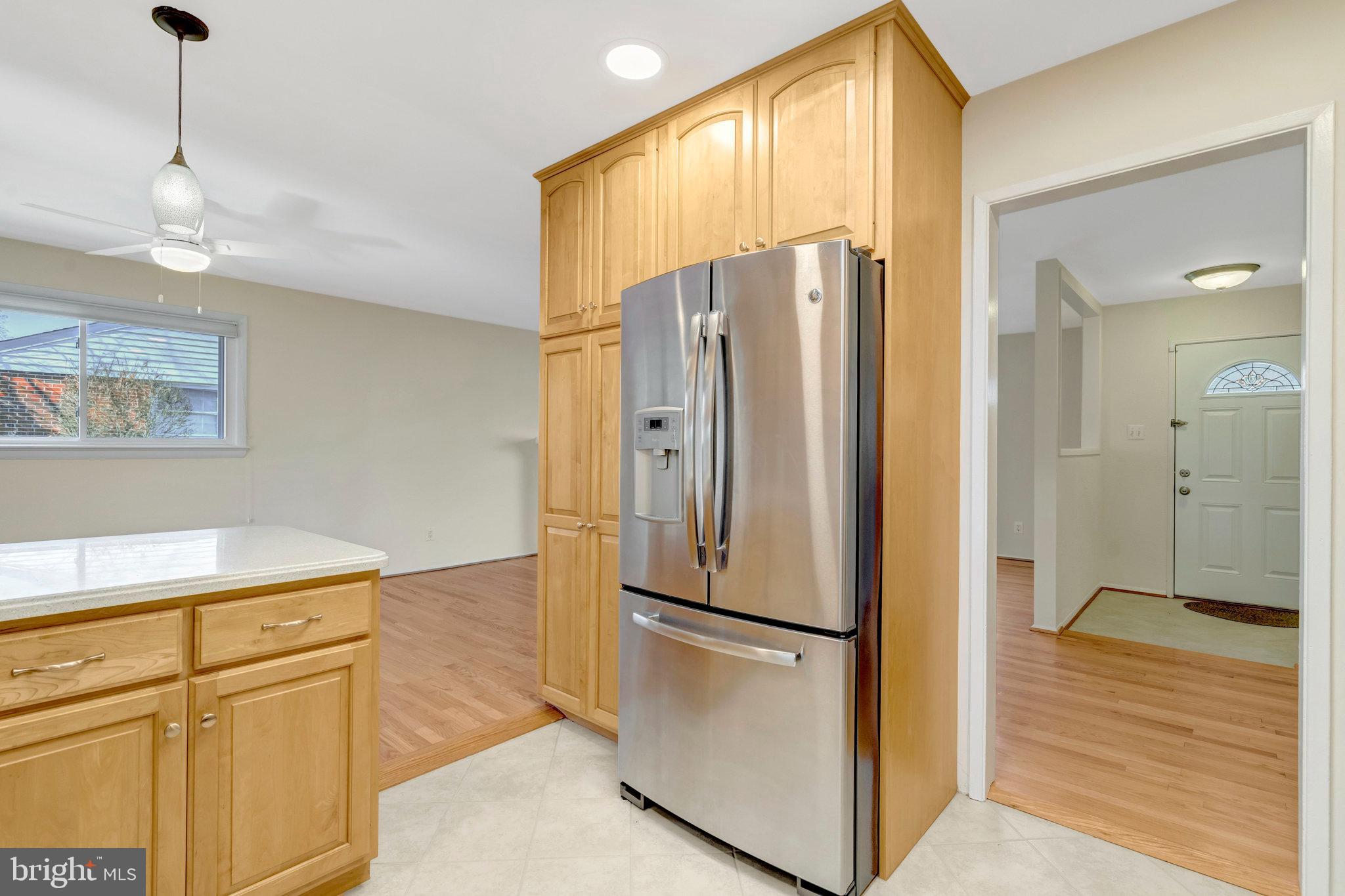 COUNTRY CLUB MANOR - Residential