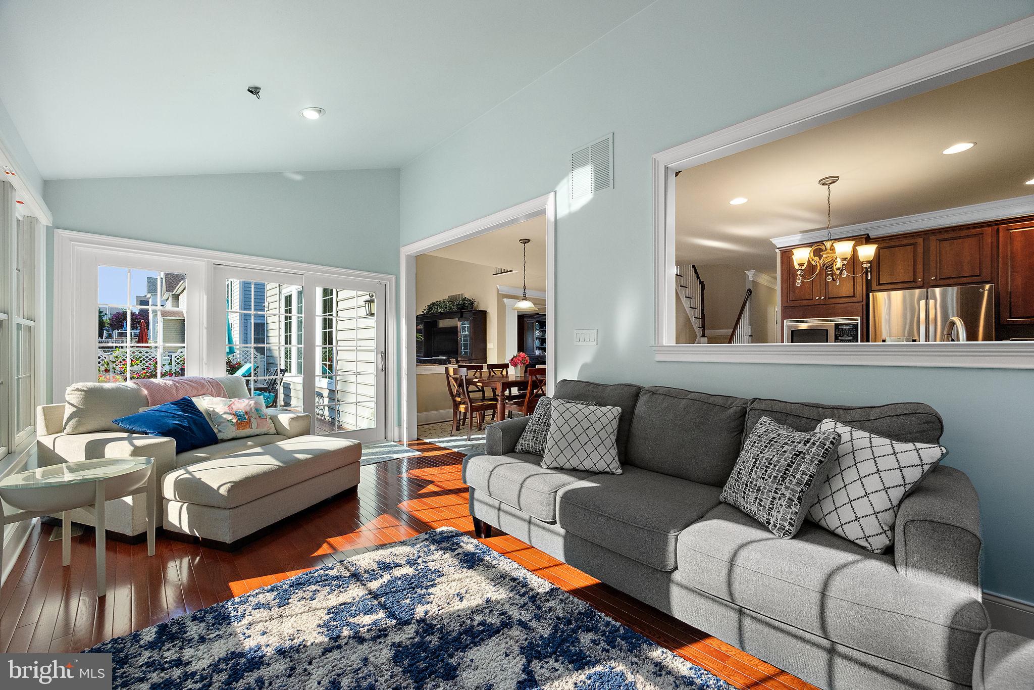 RIVERSIDE - Residential