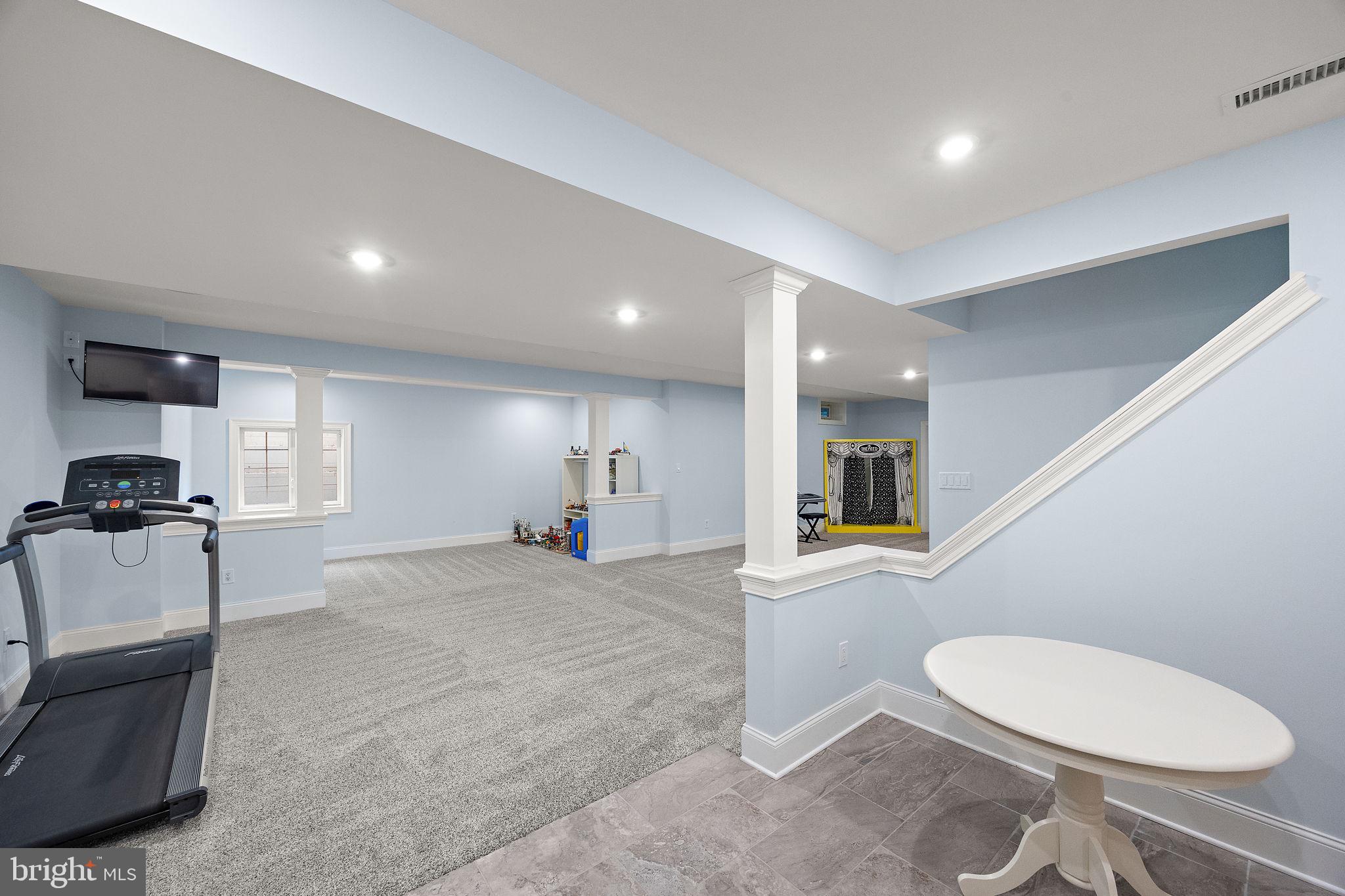 RIVERSIDE - Residential