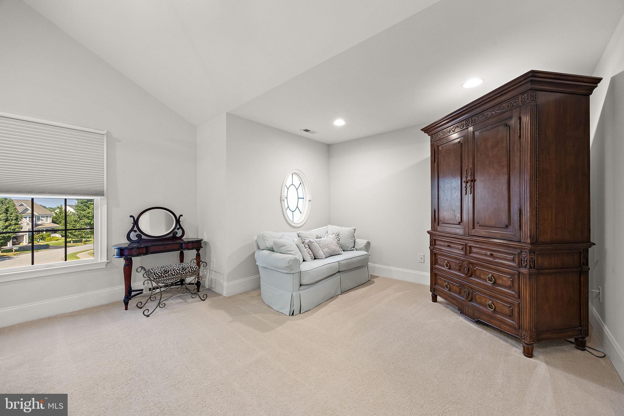 RIVERSIDE - Residential