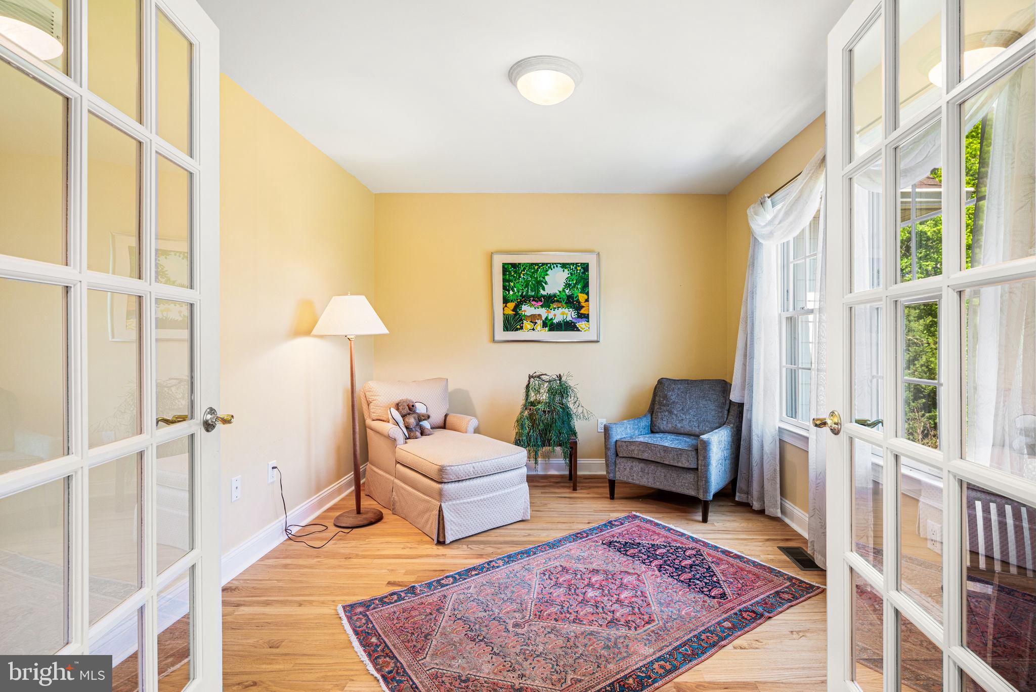 CHESTNUT HILL - Residential