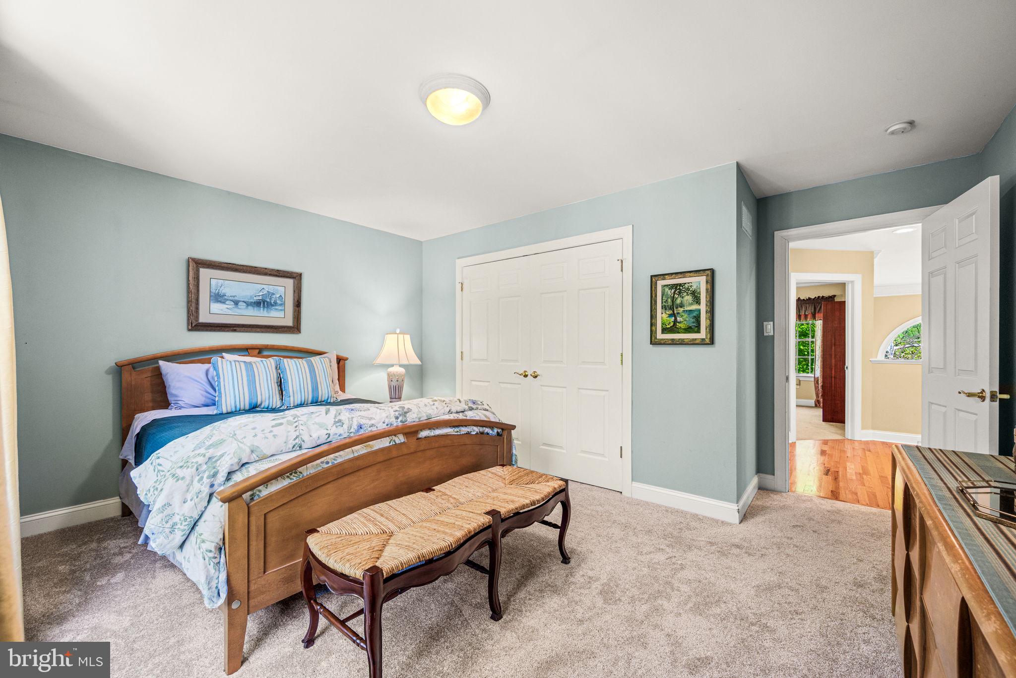CHESTNUT HILL - Residential