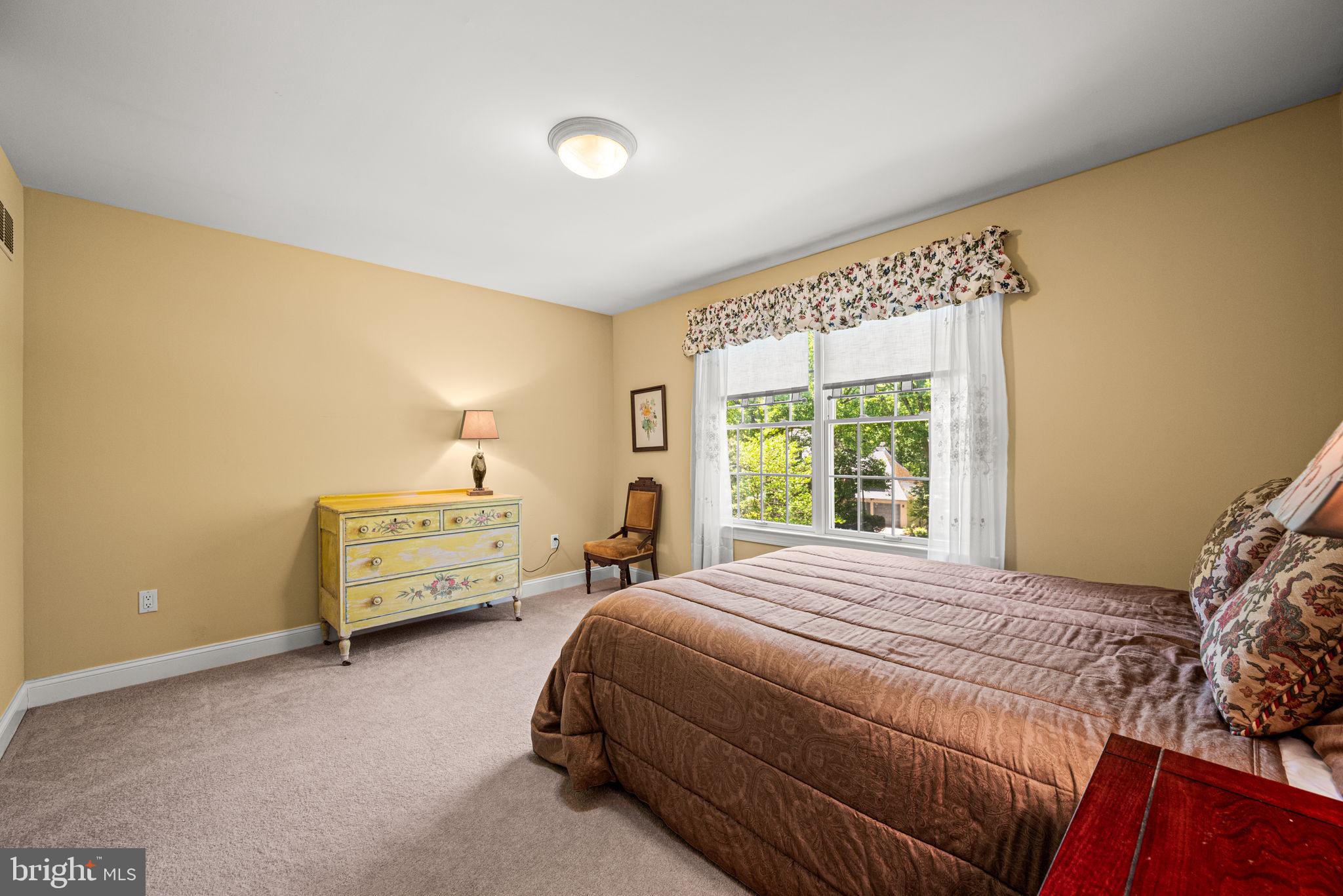 CHESTNUT HILL - Residential