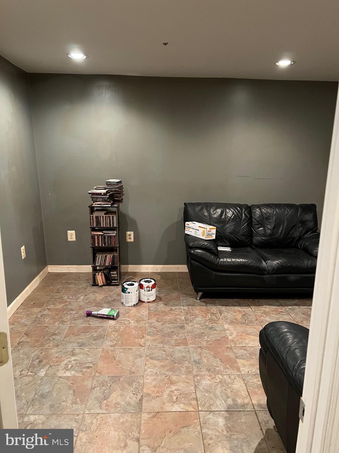 PENNSYLVANIA OAKS - Residential