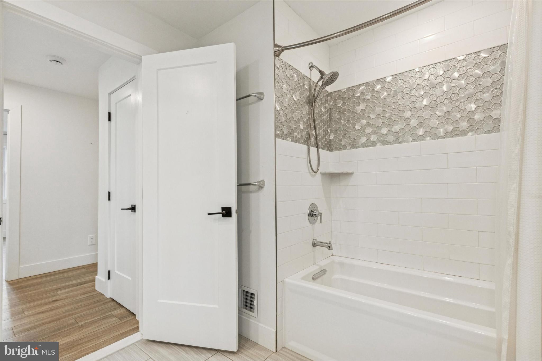 CENTURY OAKS - Residential Lease