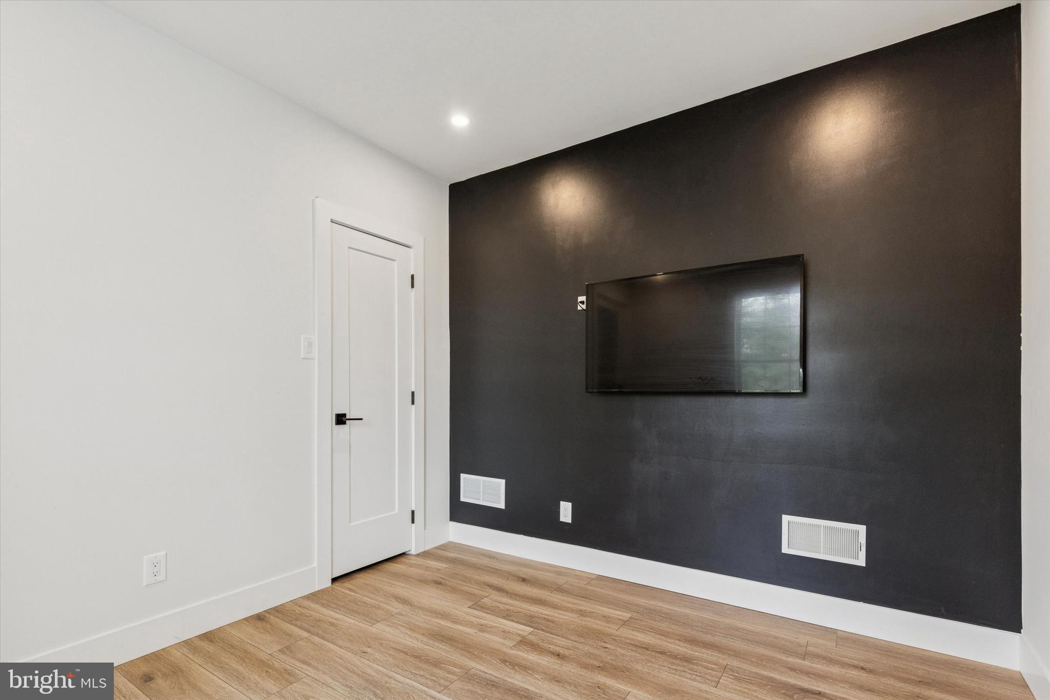 CENTURY OAKS - Residential Lease