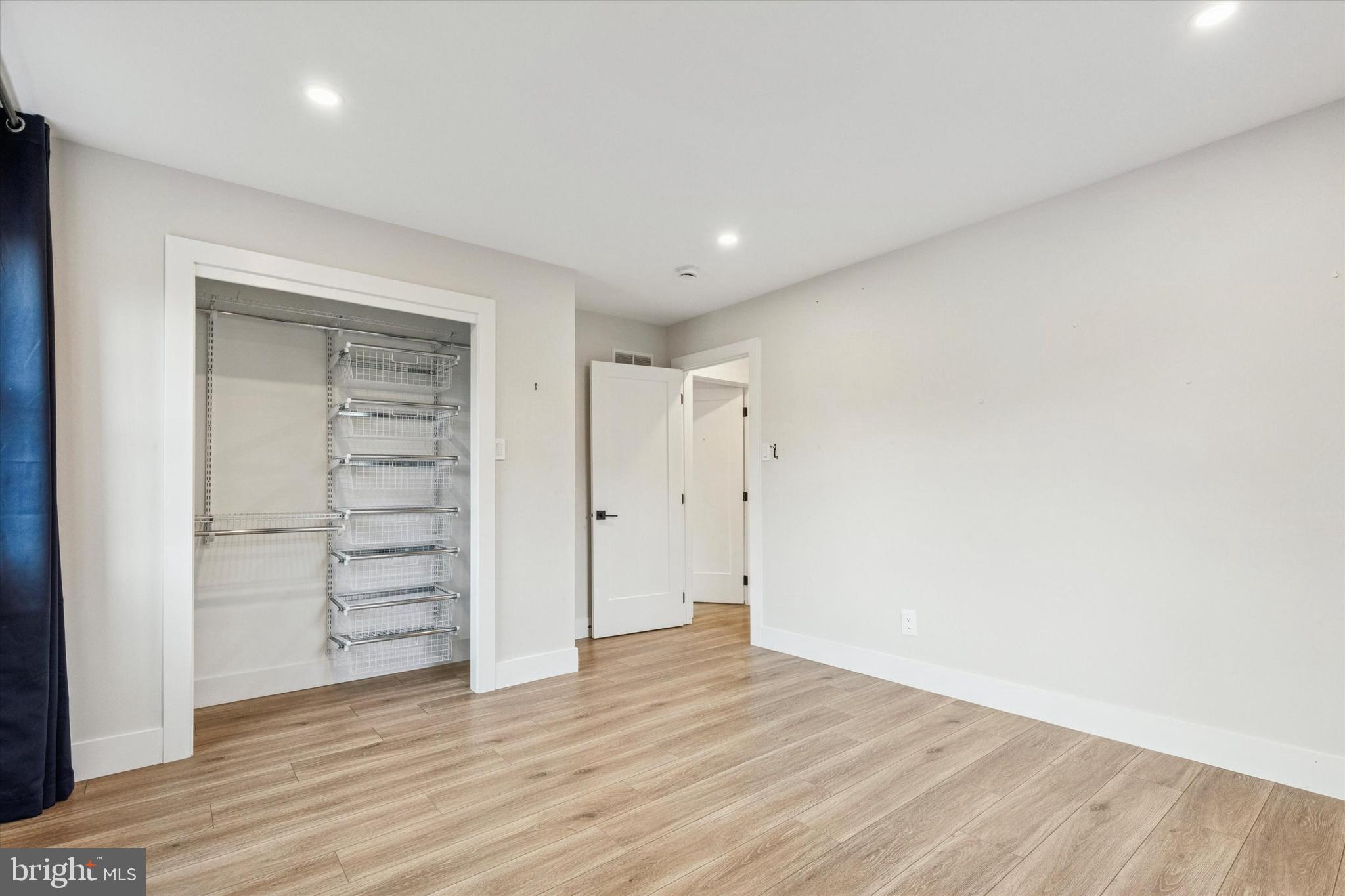 CENTURY OAKS - Residential Lease