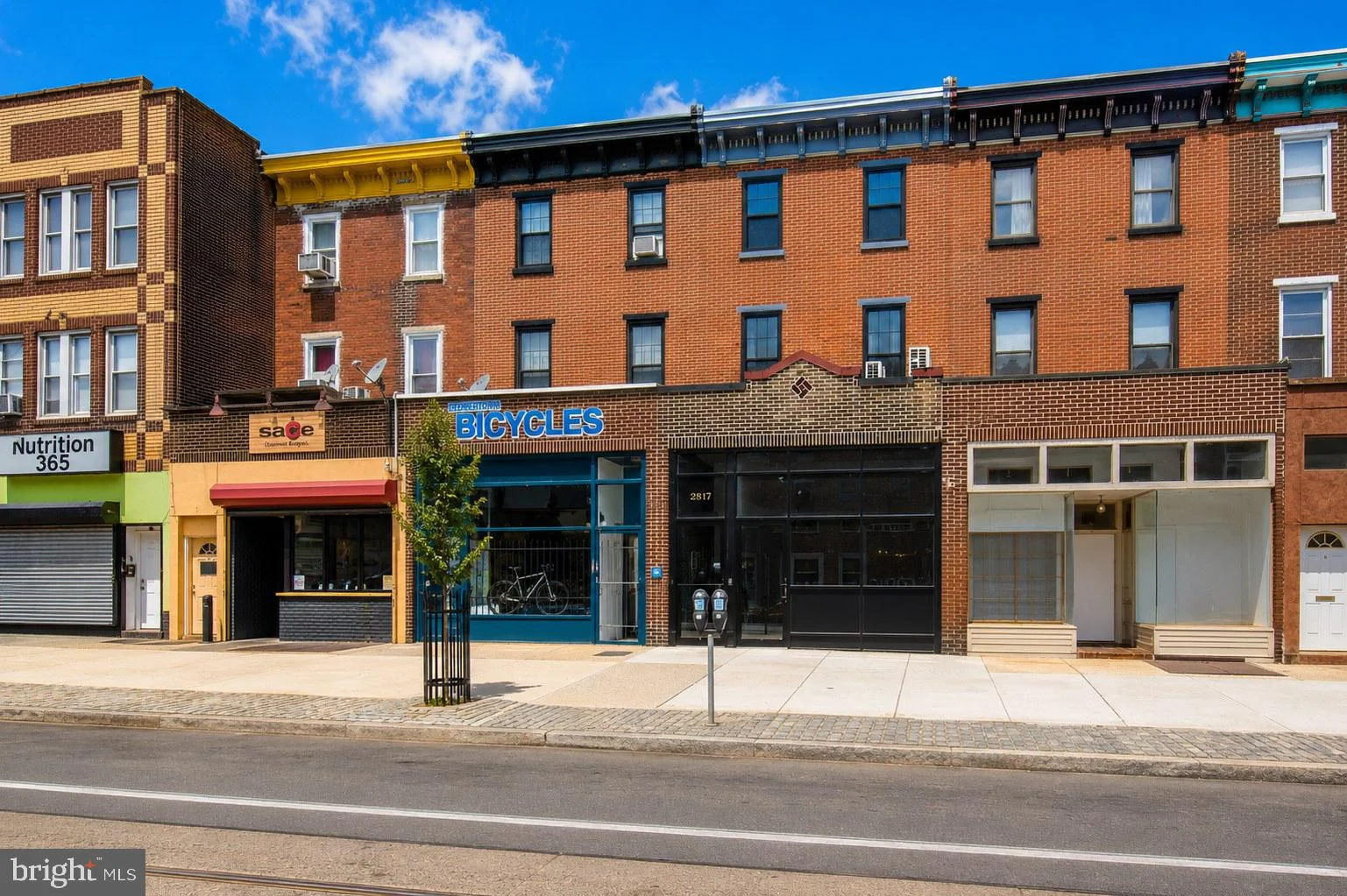 2817 W Girard Avenue