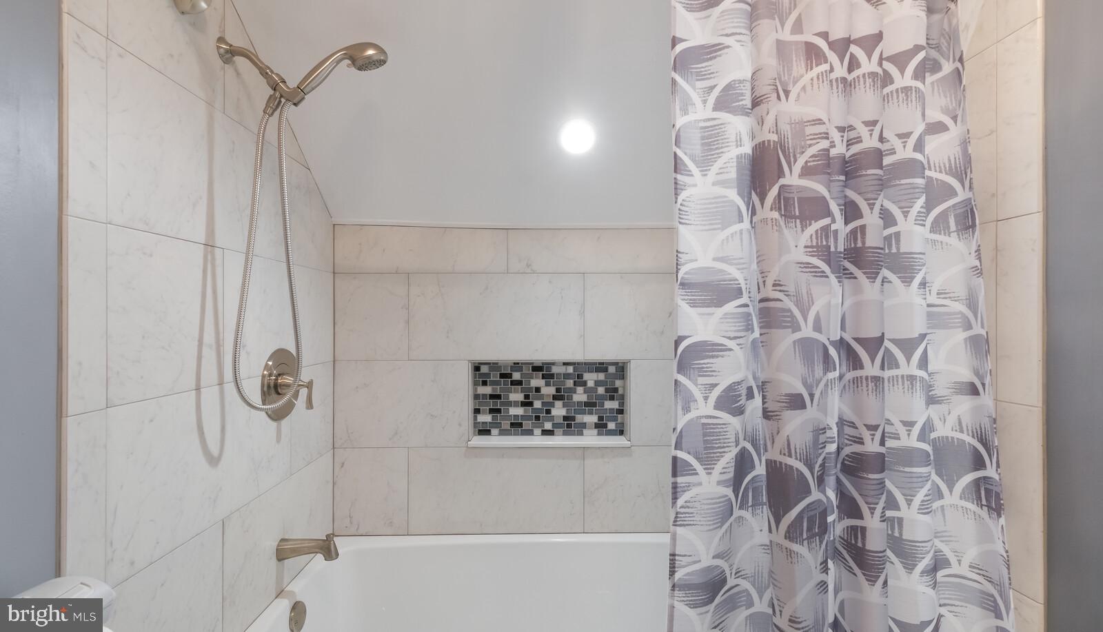 ELKINS PARK - Residential