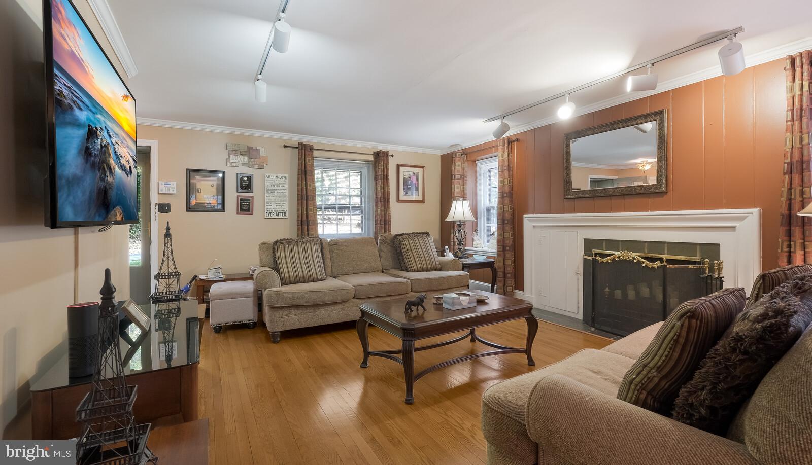 ELKINS PARK - Residential