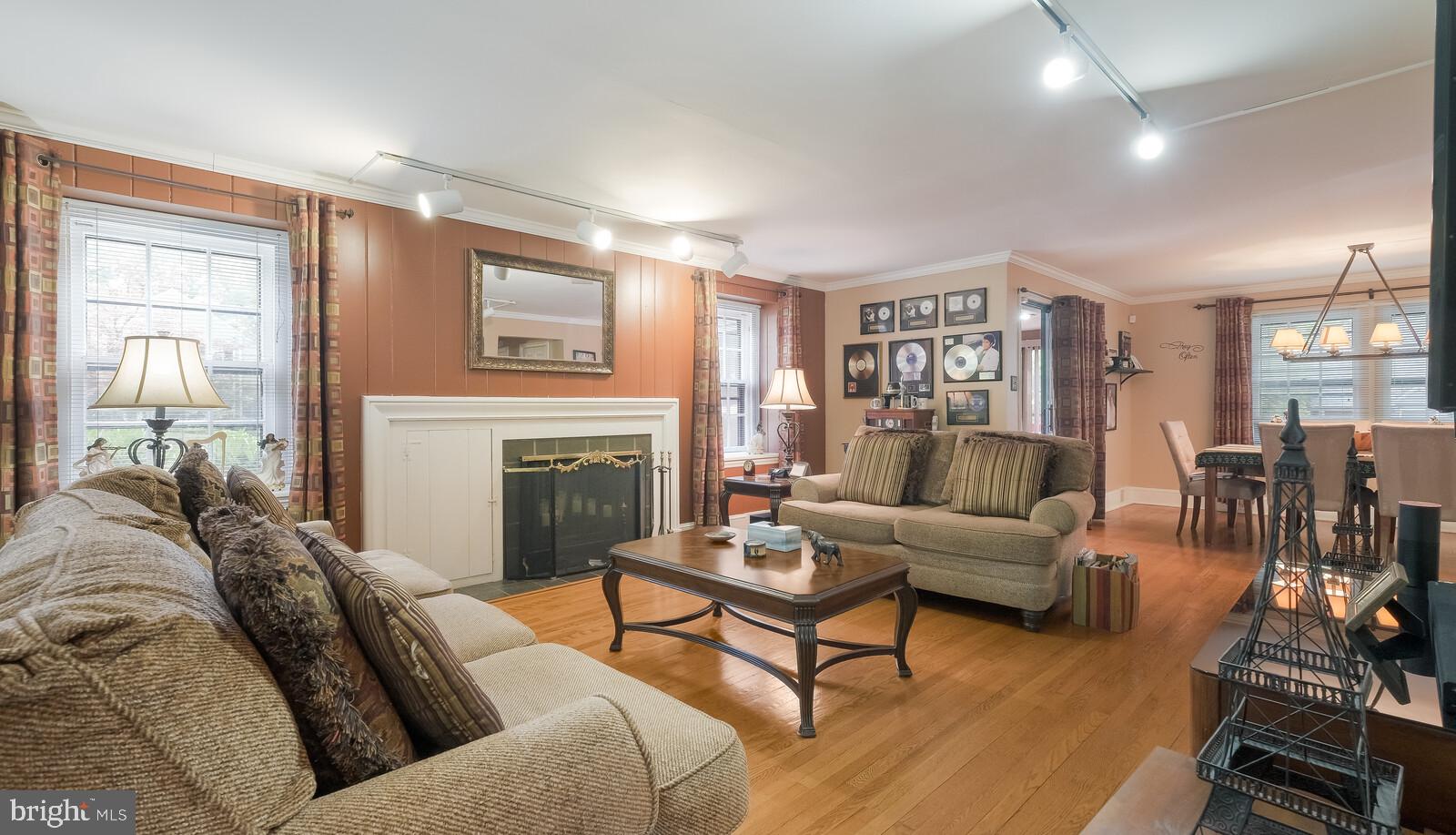 ELKINS PARK - Residential