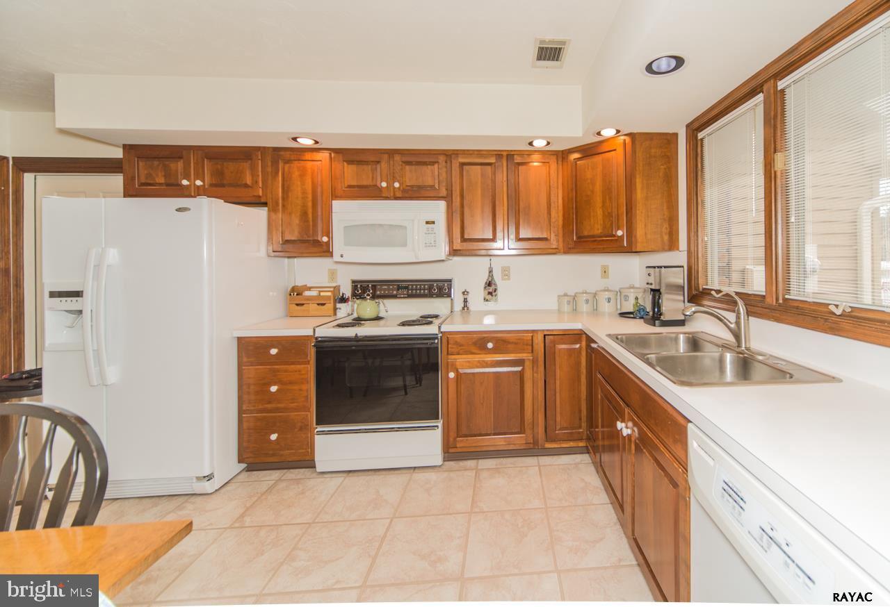 DEERFIELD CONDOS - Residential