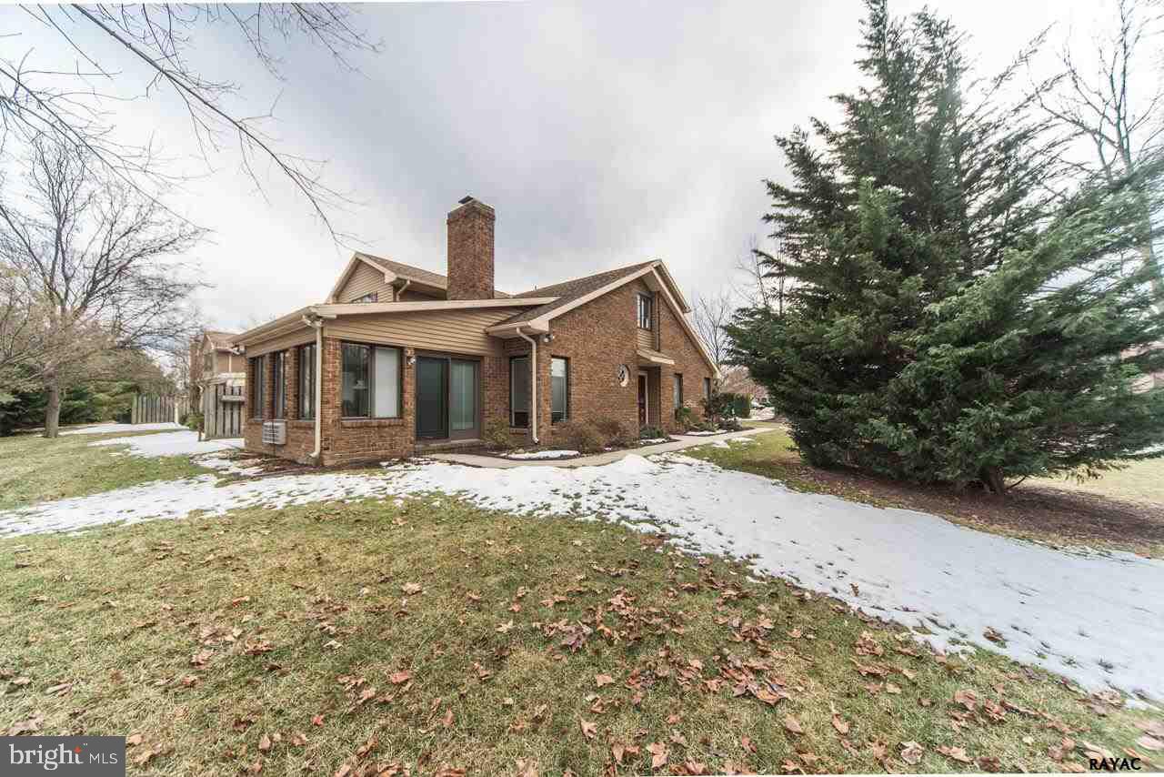 DEERFIELD CONDOS - Residential