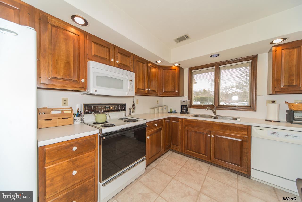 DEERFIELD CONDOS - Residential