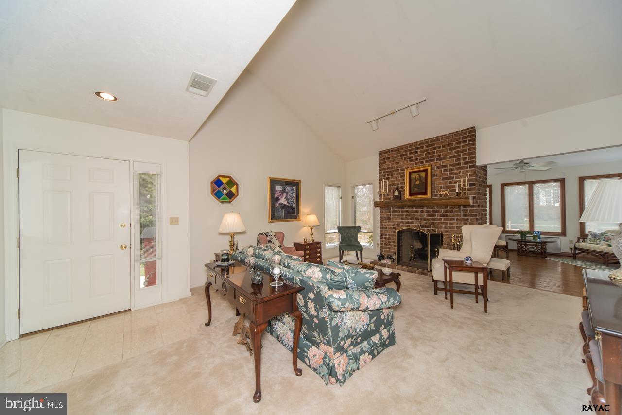 DEERFIELD CONDOS - Residential