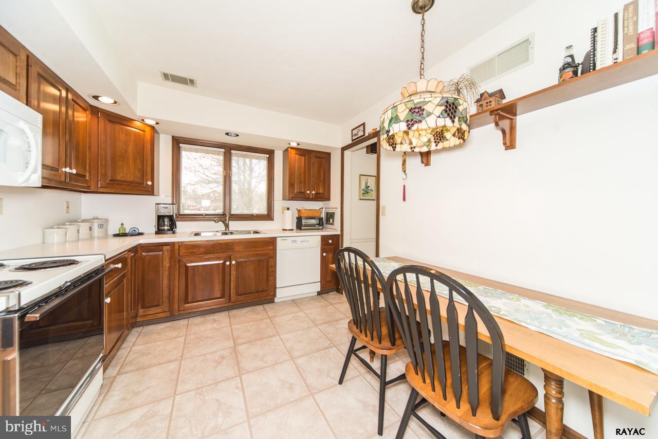 DEERFIELD CONDOS - Residential