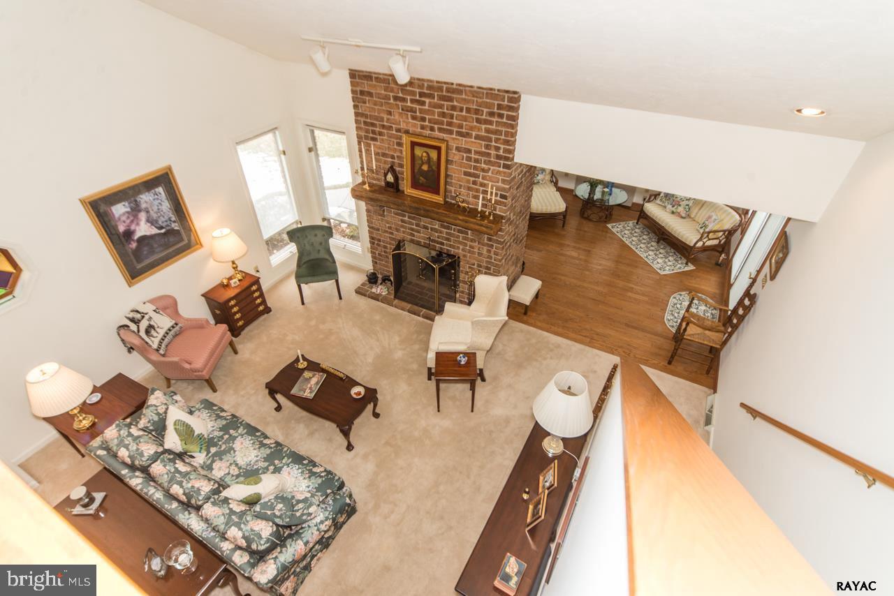 DEERFIELD CONDOS - Residential