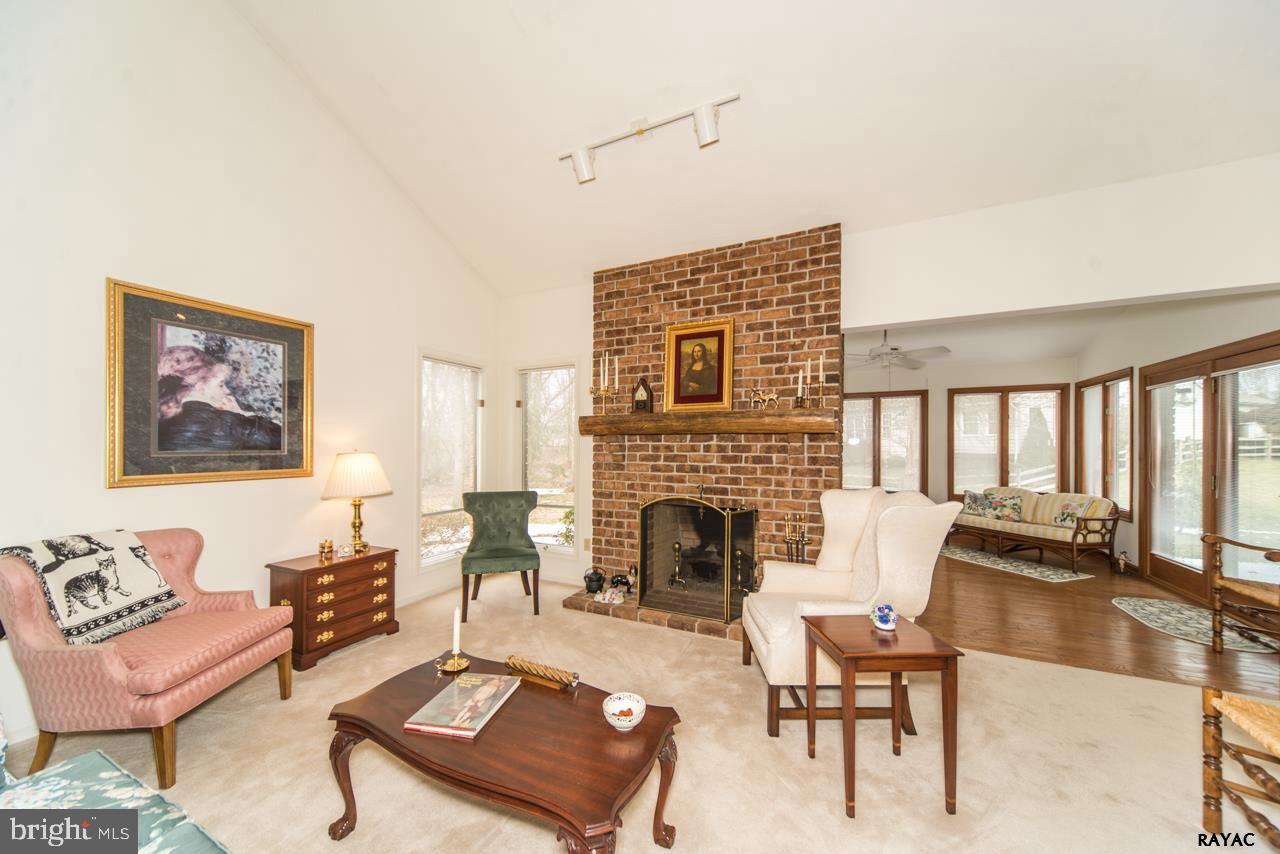 DEERFIELD CONDOS - Residential