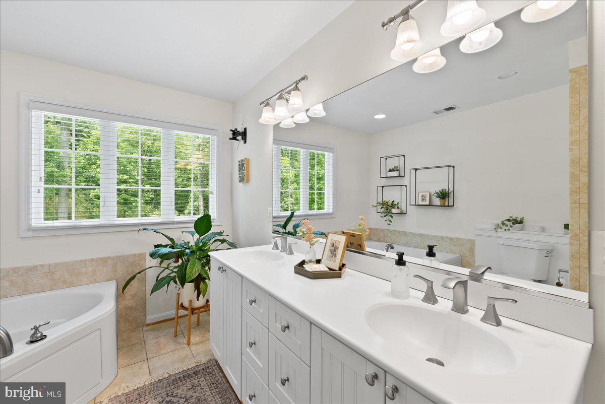 SUTTON PLACE - Residential