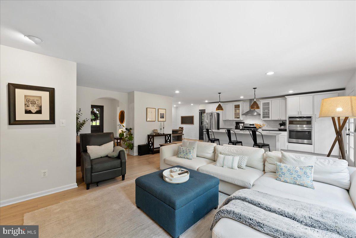 SUTTON PLACE - Residential