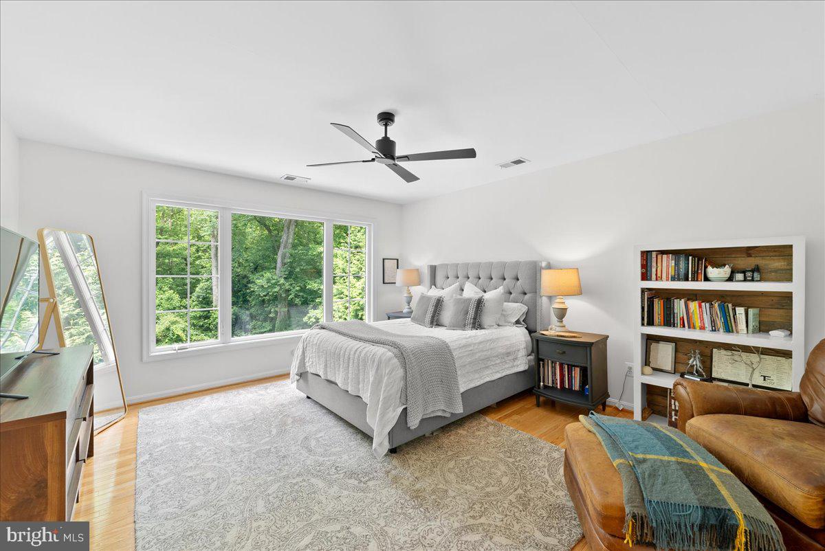 SUTTON PLACE - Residential