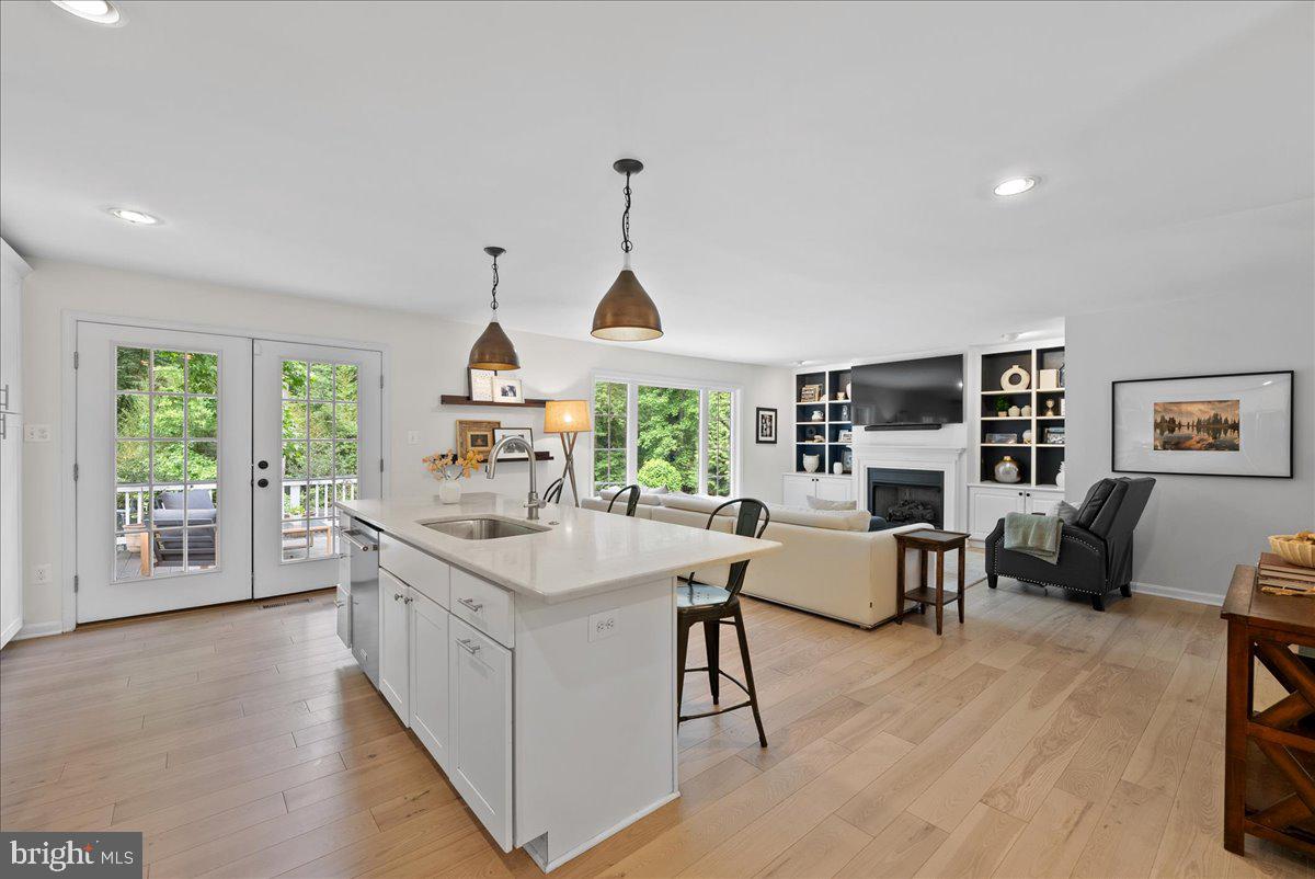 SUTTON PLACE - Residential