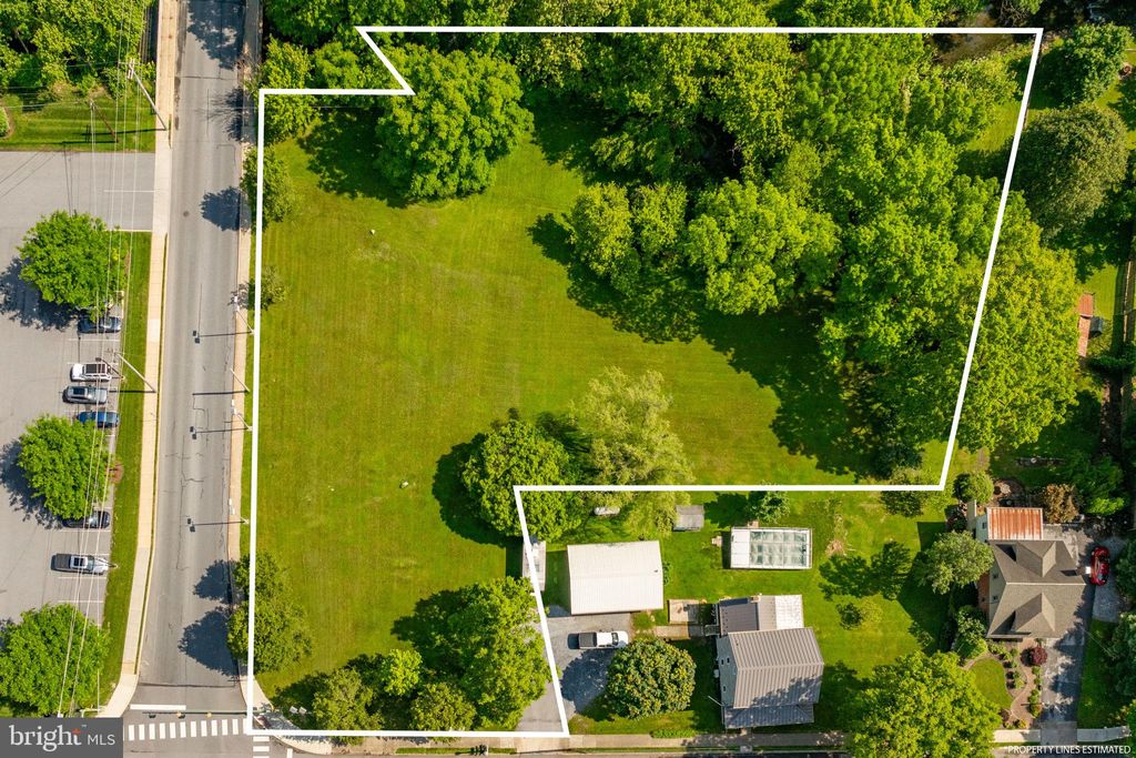 Photo of 601 E Main Street, LITITZ, PA 17543 (MLS # PALA2073898)