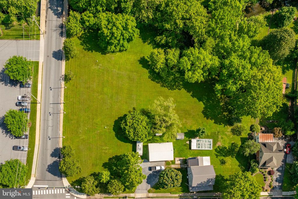 Photo of 601 E Main Street, LITITZ, PA 17543 (MLS # PALA2073898)
