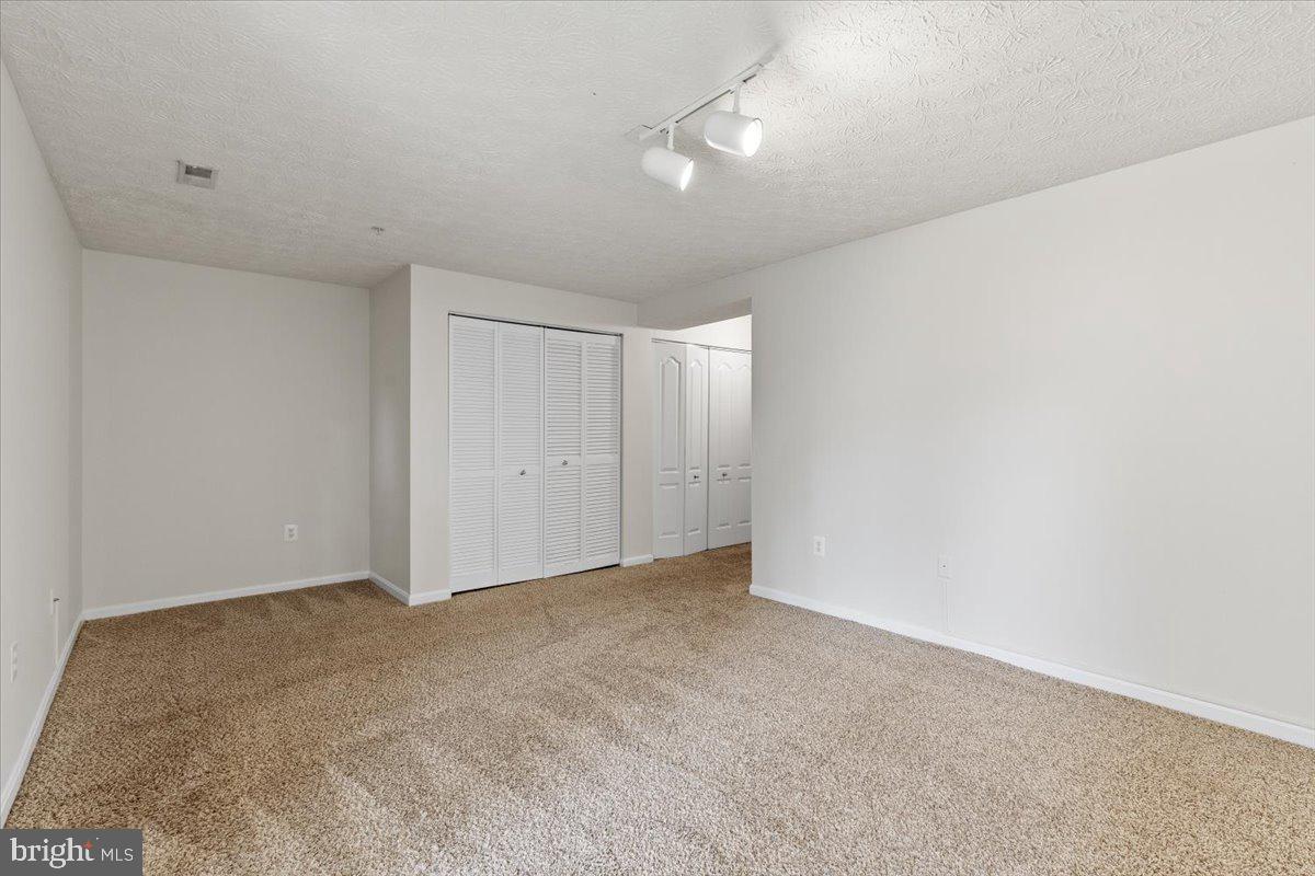 2562 WOODLAND PLACE
