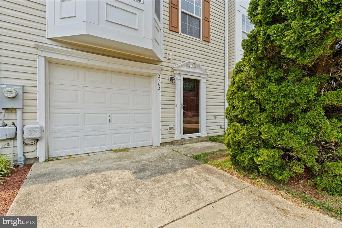 2562 WOODLAND PLACE