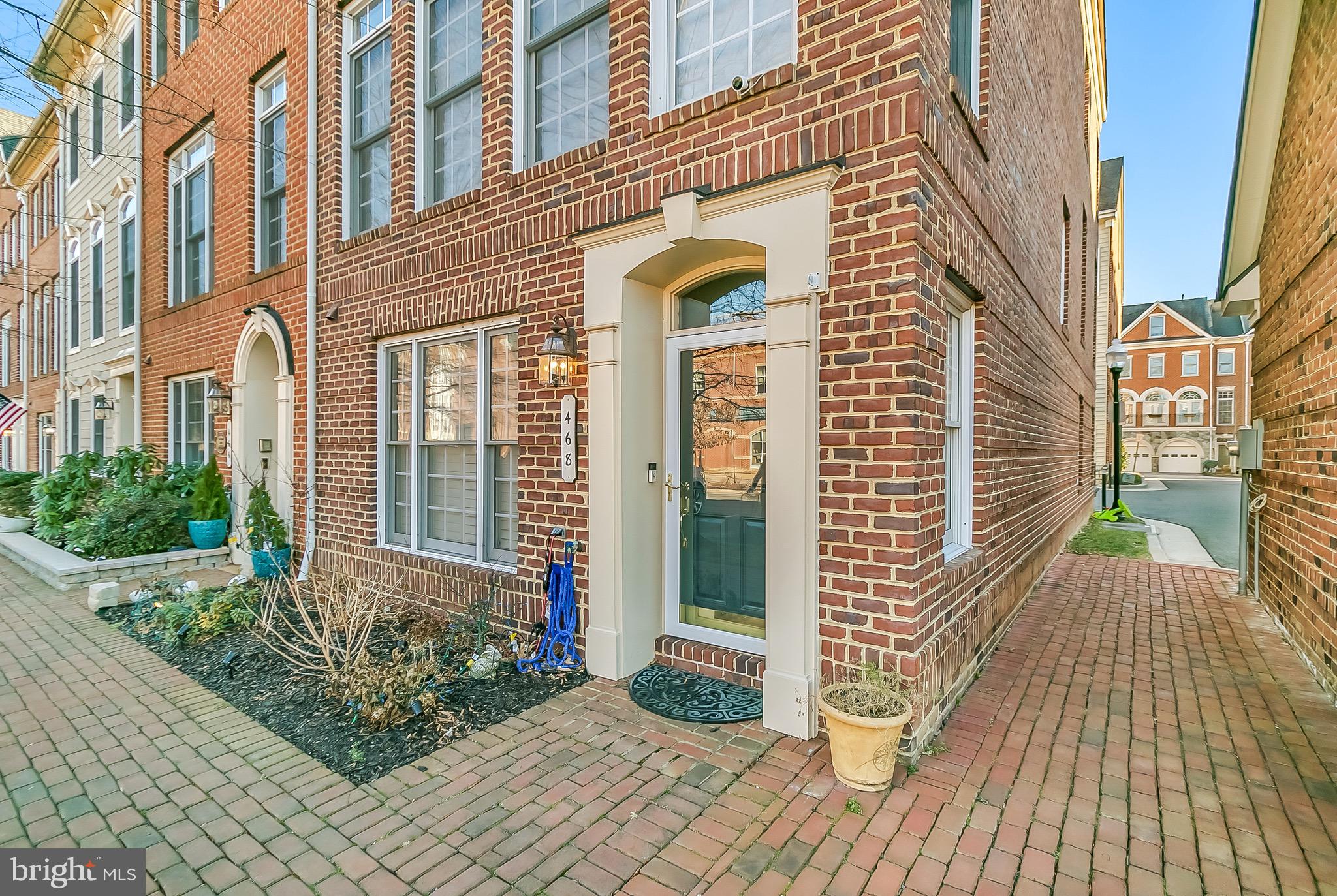 Pure Perfection! End unit Carlyle townhome with upgrades and amenities galore: custom paint, marble tile foyer, Rosewood hardwood flooring, fully upgraded chef’s kitchen, plantation shutters and blinds, 4.5 bathrooms with upgraded tile and vanities, family room with gas fireplace and built-ins, master suite with 2 walk in closets and spa bath with heated floors, lower level bedroom/office with full bath, deck off family room. A STUNNING HOME!