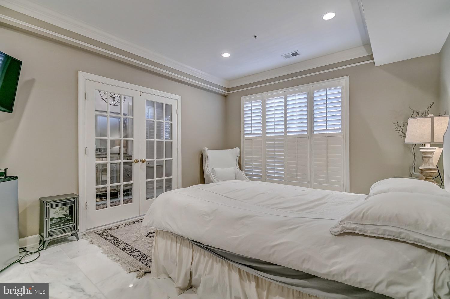 CAMERON STATION - Residential Lease