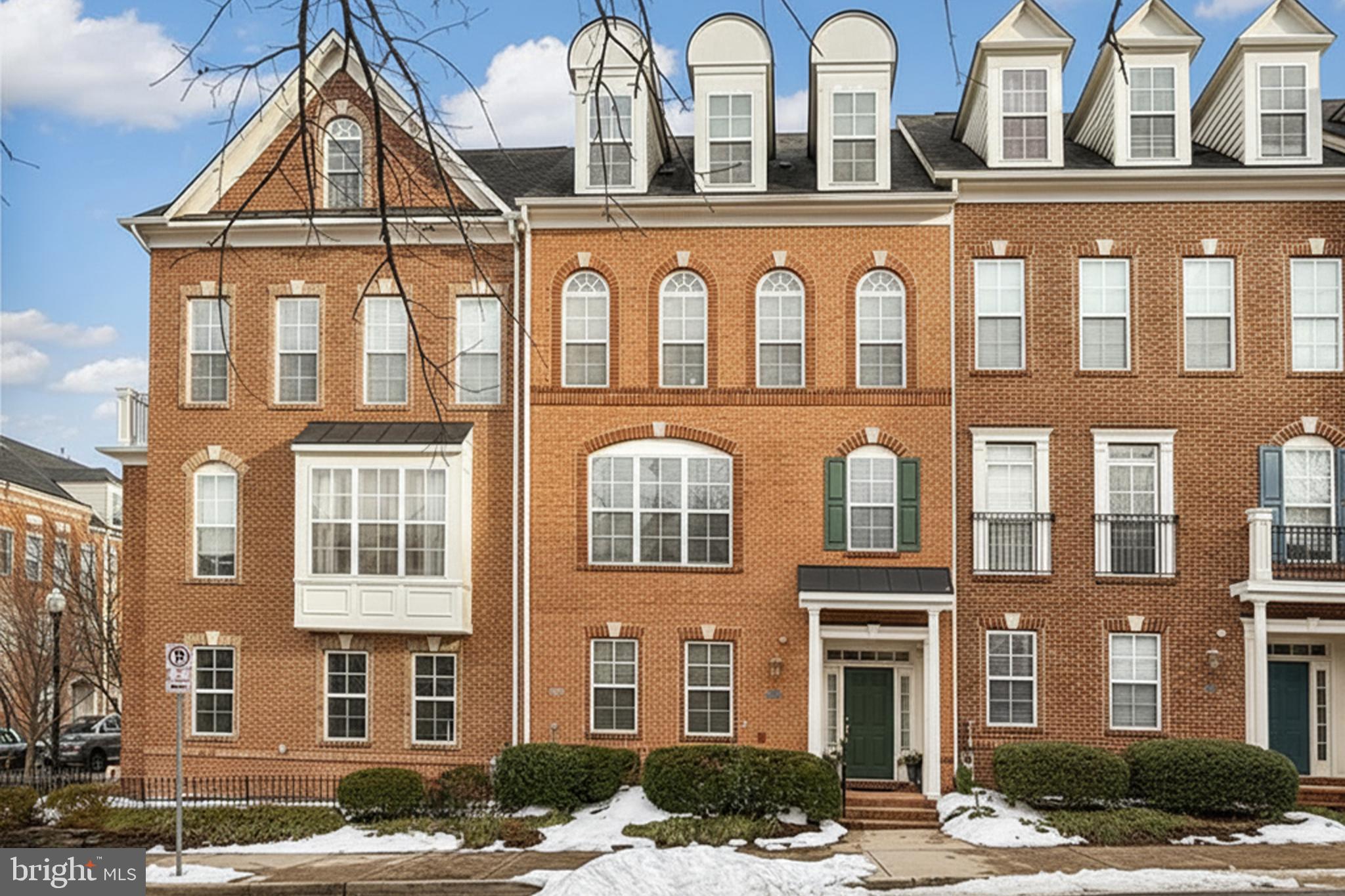 FORTNIGHTLY SQUARE - Residential