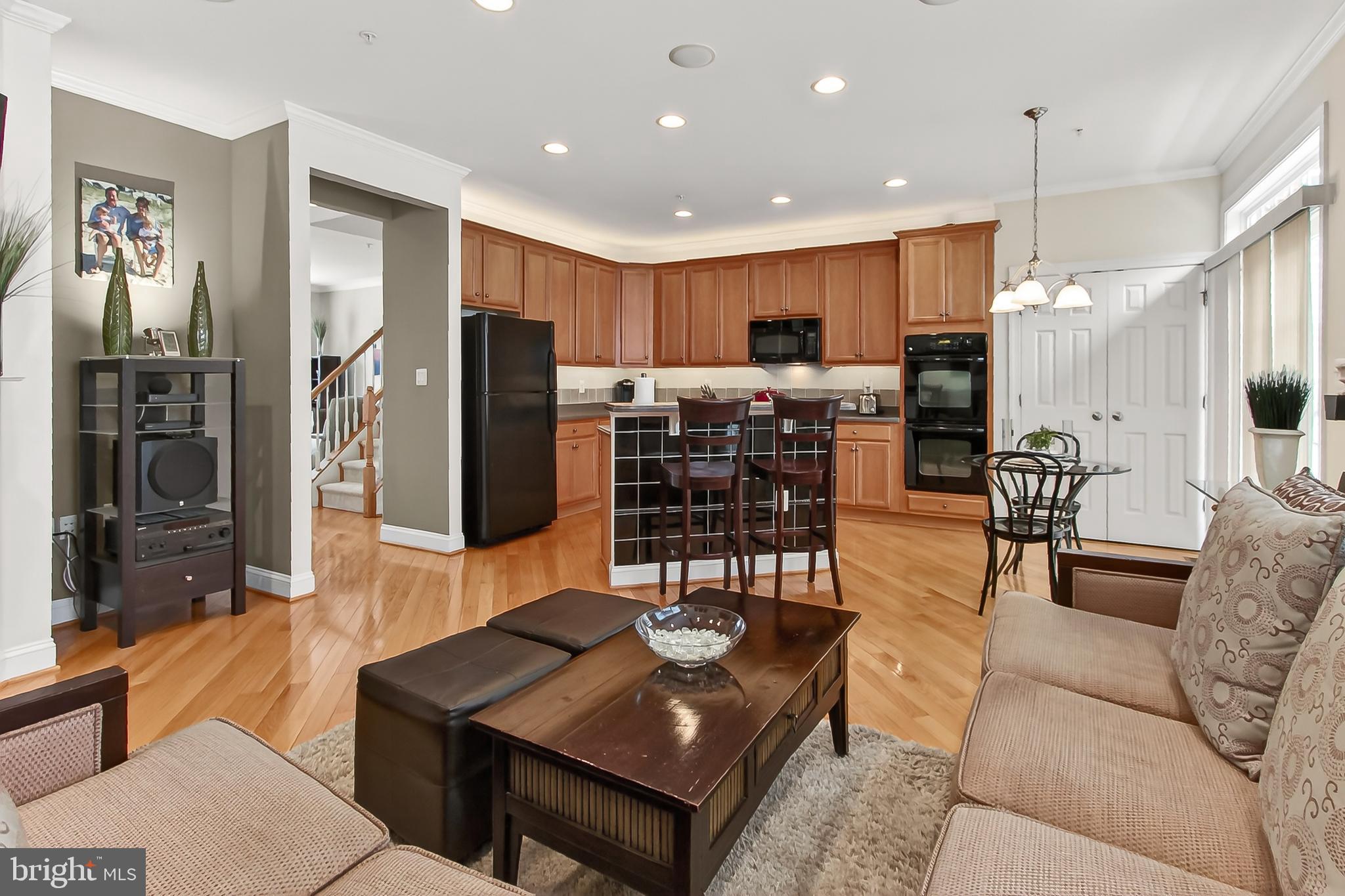 FORTNIGHTLY SQUARE - Residential