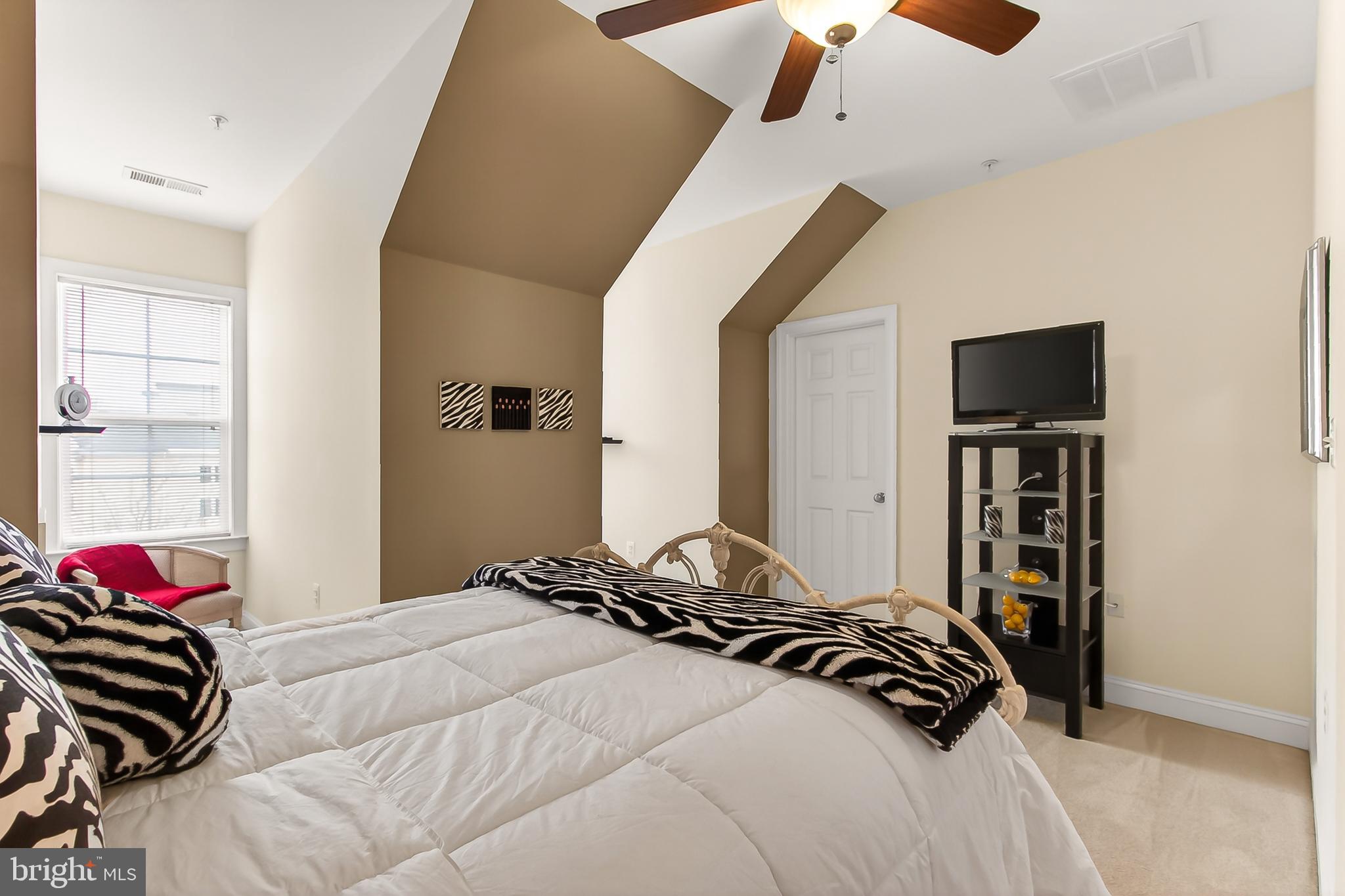 FORTNIGHTLY SQUARE - Residential