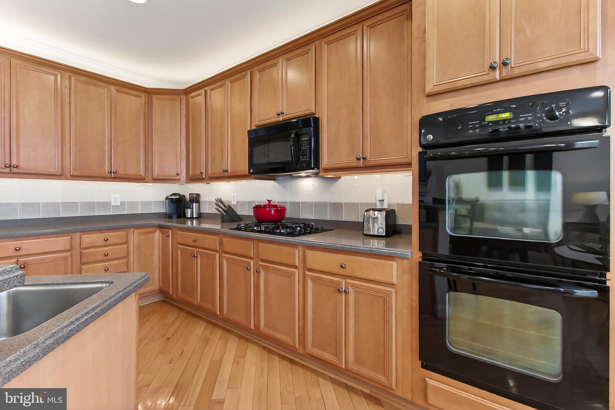 FORTNIGHTLY SQUARE - Residential