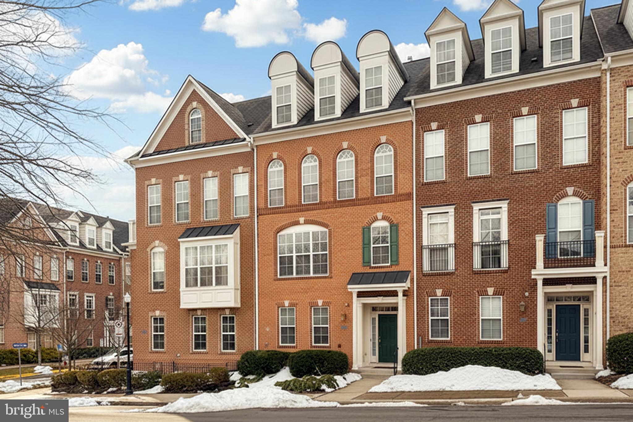 FORTNIGHTLY SQUARE - Residential