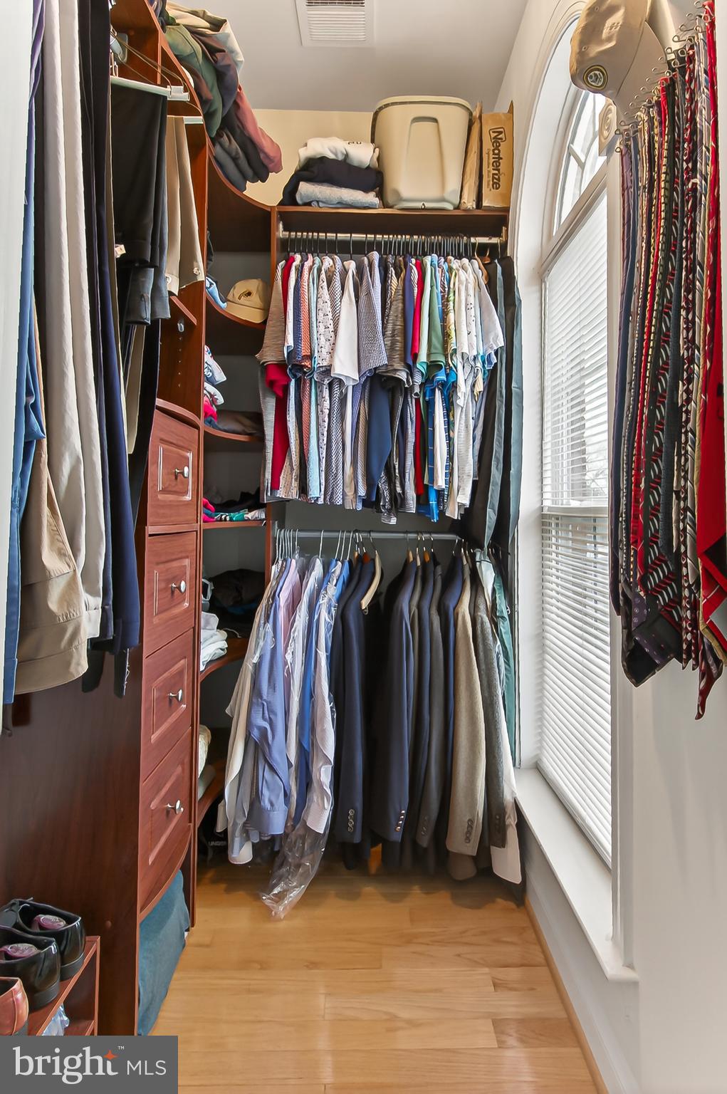 FORTNIGHTLY SQUARE - Residential